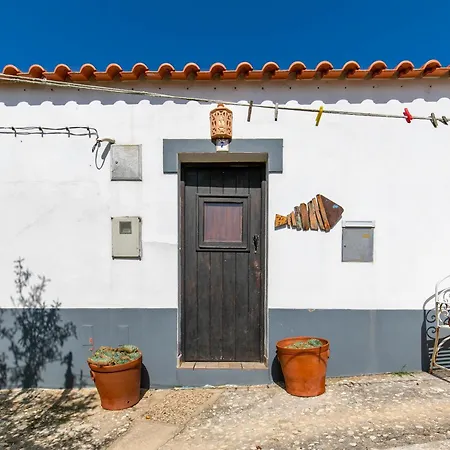 Holiday home Casinha Das Flores - *